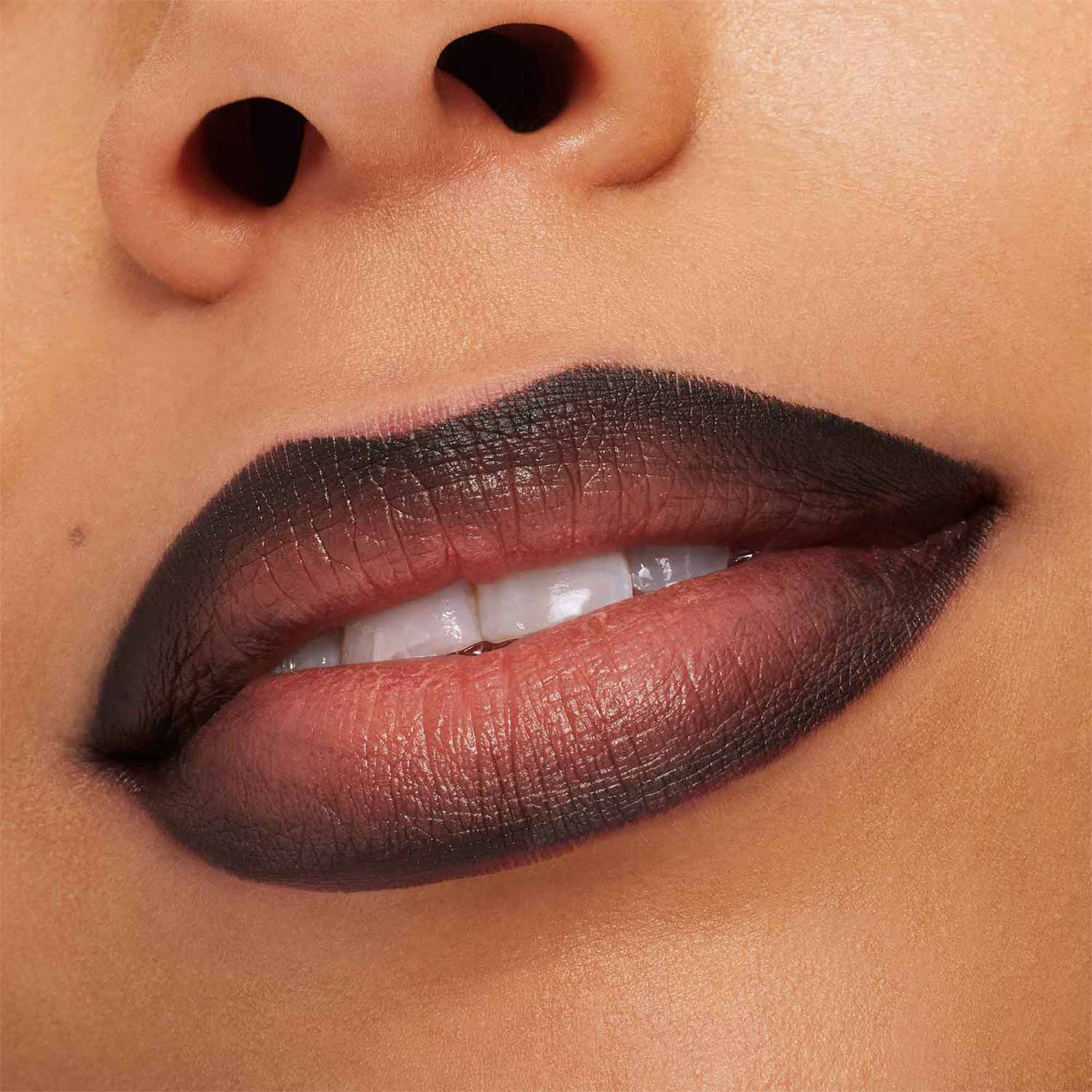 M&middot;A&middot;C LIP PENCIL (DELINEADOR DE LABIOS)